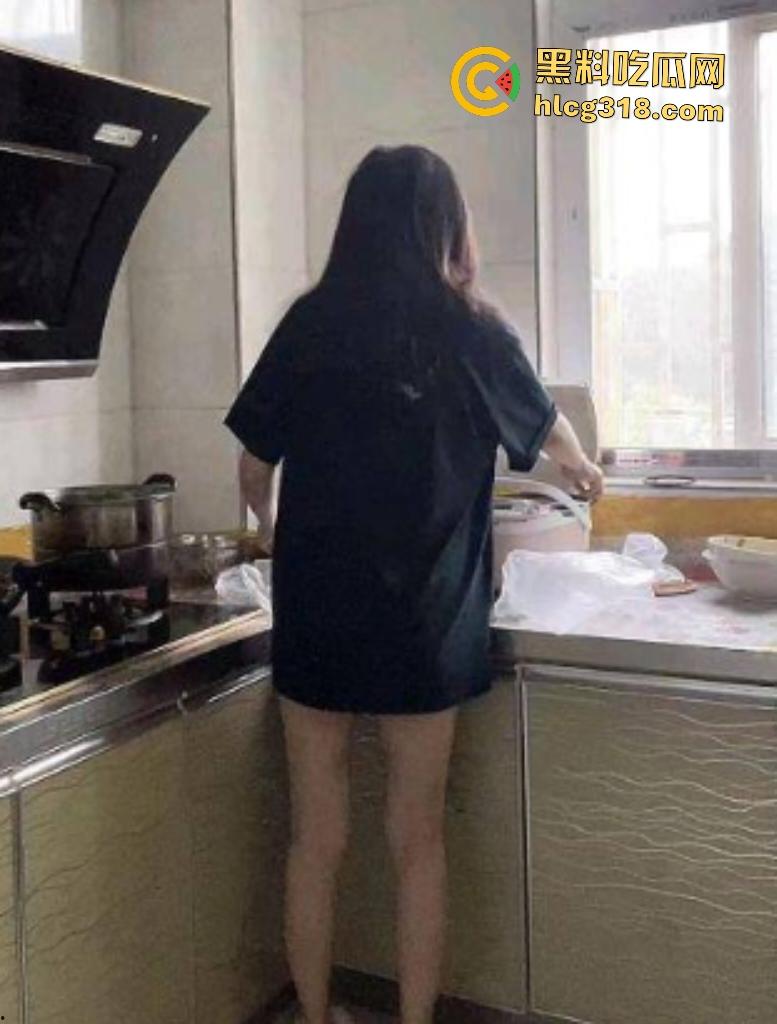 哥哥酒驾入狱嫂子还不肯离婚！看嫂子寂寞老弟直接帮忙“安慰”嫂子，好歹也是穿过同一条裤子的！-1