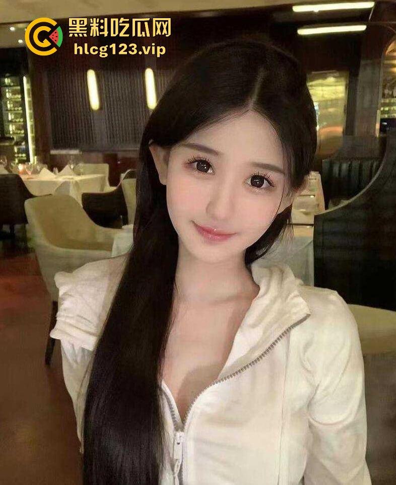 汕头大学黑丝高跟大一学妹被体育生学长狂蹬！男友心疼不敢操，她却被学长后入猛干！-2