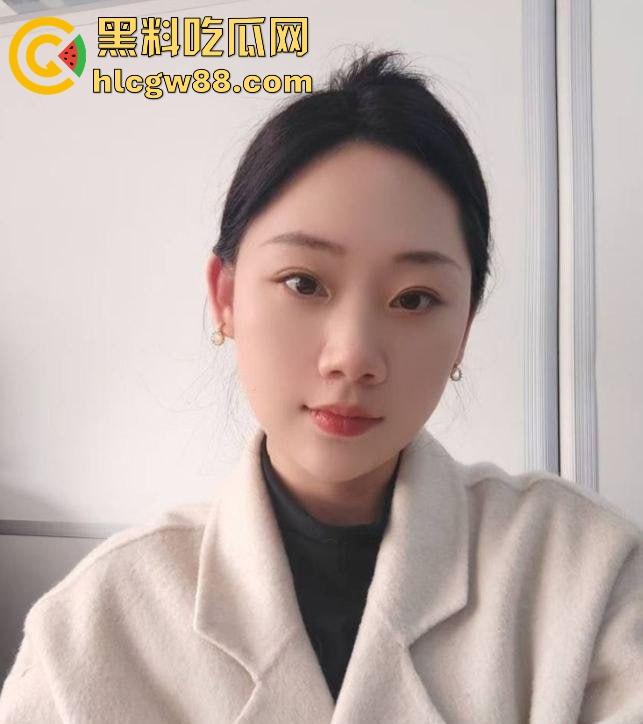 南宁小学骚货老师【刘悦湖】被校长开发的贱母狗，被操得嗷嗷叫爸爸，开发得顺风顺水！-1