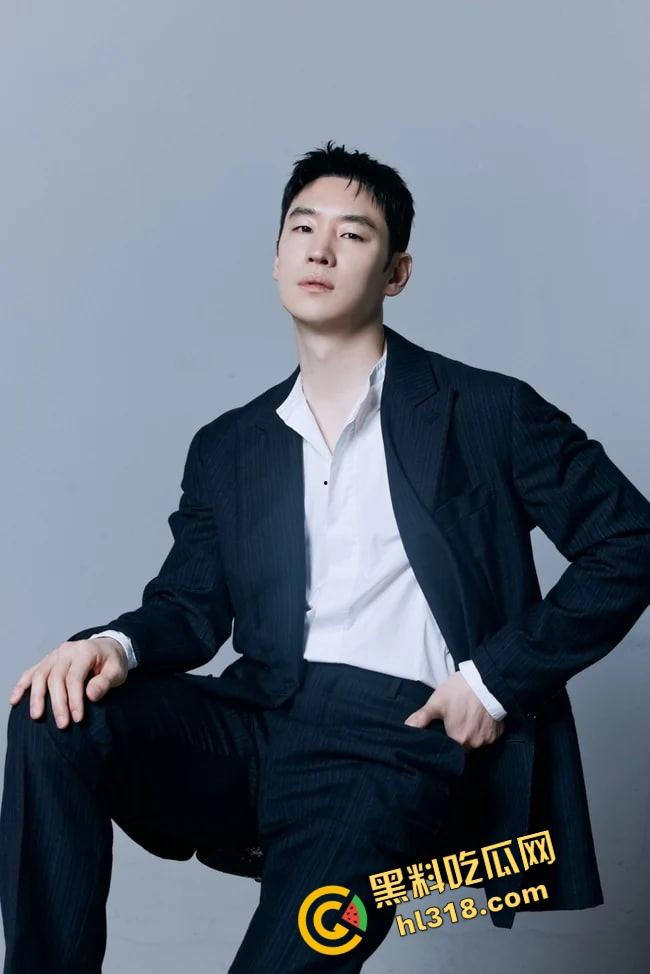 韩国烧酒命悬一线，IMF都救不了这对冤家，财务男大战资本狗！电影【烧酒战争】带你看棒子得信仰！-9