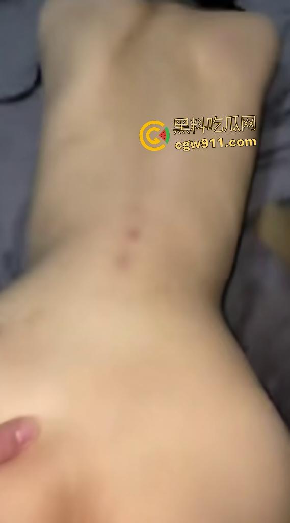 贵州师范大学【唐娜军】被金主调教成贱狗,大学嫩逼被操到出浆,口交吸魂爽到爆,从没这么爽过!-8