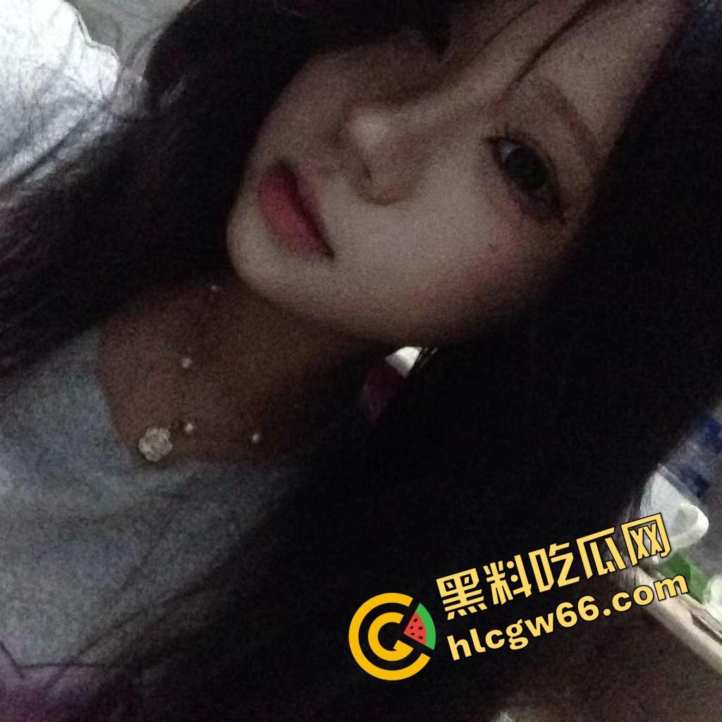 青岛高冷舞蹈老师『刘倪』酒后车震不过瘾,自己撕开黑丝小穴坐上来骑,操完还嘴巴张着要你射脸上!-5