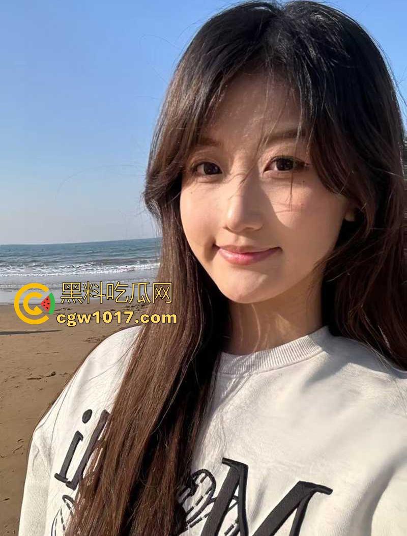 安徽工商学院反差婊【李梦瑶】约炮成瘾,擅长口交深喉,最爱无套内射,跟学长约炮录露脸吸吮挨操淫片,直接骑乘!-3