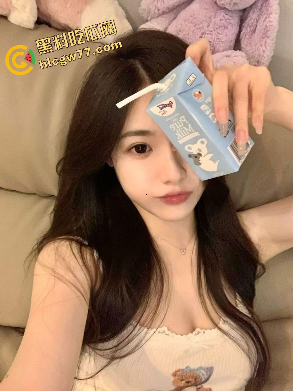 安徽金贸大学大三学妹【李娜娜】为买LV忍肛门塞茄子,菊花肿成肉沫茄子,转头装纯骗接盘侠要彩礼!-7