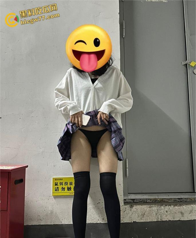 中山电科大【曾嘉仪】香艳视频泄露!清纯学妹被会计老色棍操得浪叫连天!-3