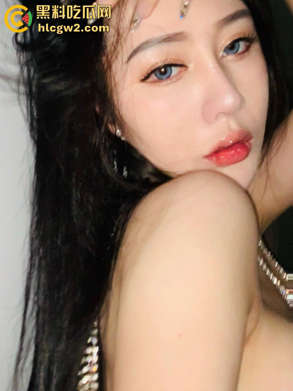 微博女神【不爱笑的赛琳】私人定制骚舞外泄!扭腰翘臀淫荡至极,骚劲毕露像极欠操的母狗!-4