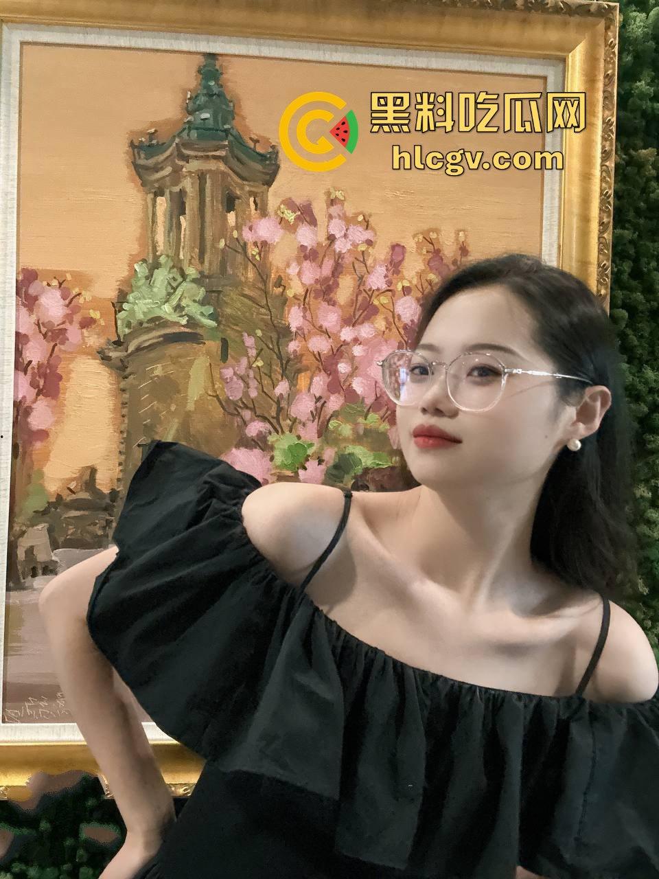 天津外国语大学大四学姐【韩雪珃】做爱视频意外流出!黑丝吃鸡巴画面疯传校园,毕业前的爆炸性丑闻!-1