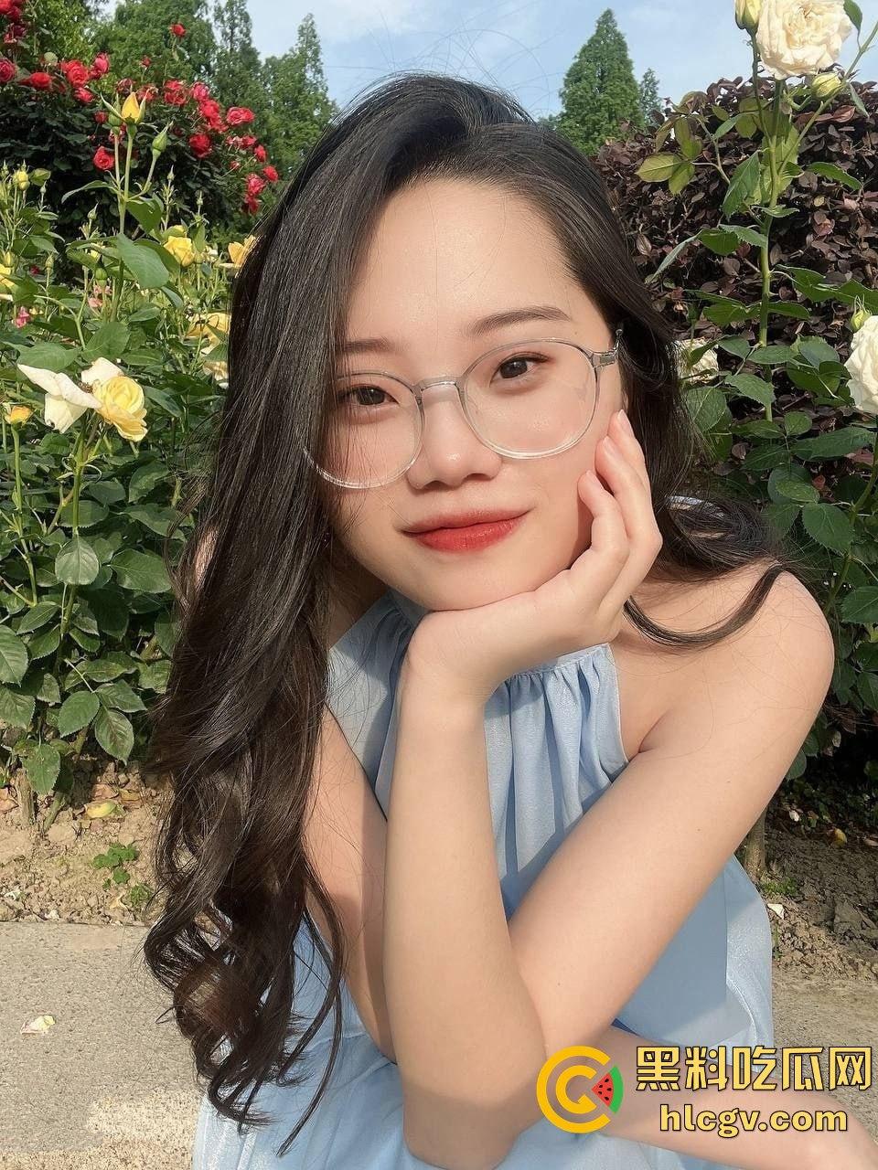 天津外国语大学大四学姐【韩雪珃】做爱视频意外流出!黑丝吃鸡巴画面疯传校园,毕业前的爆炸性丑闻!-8