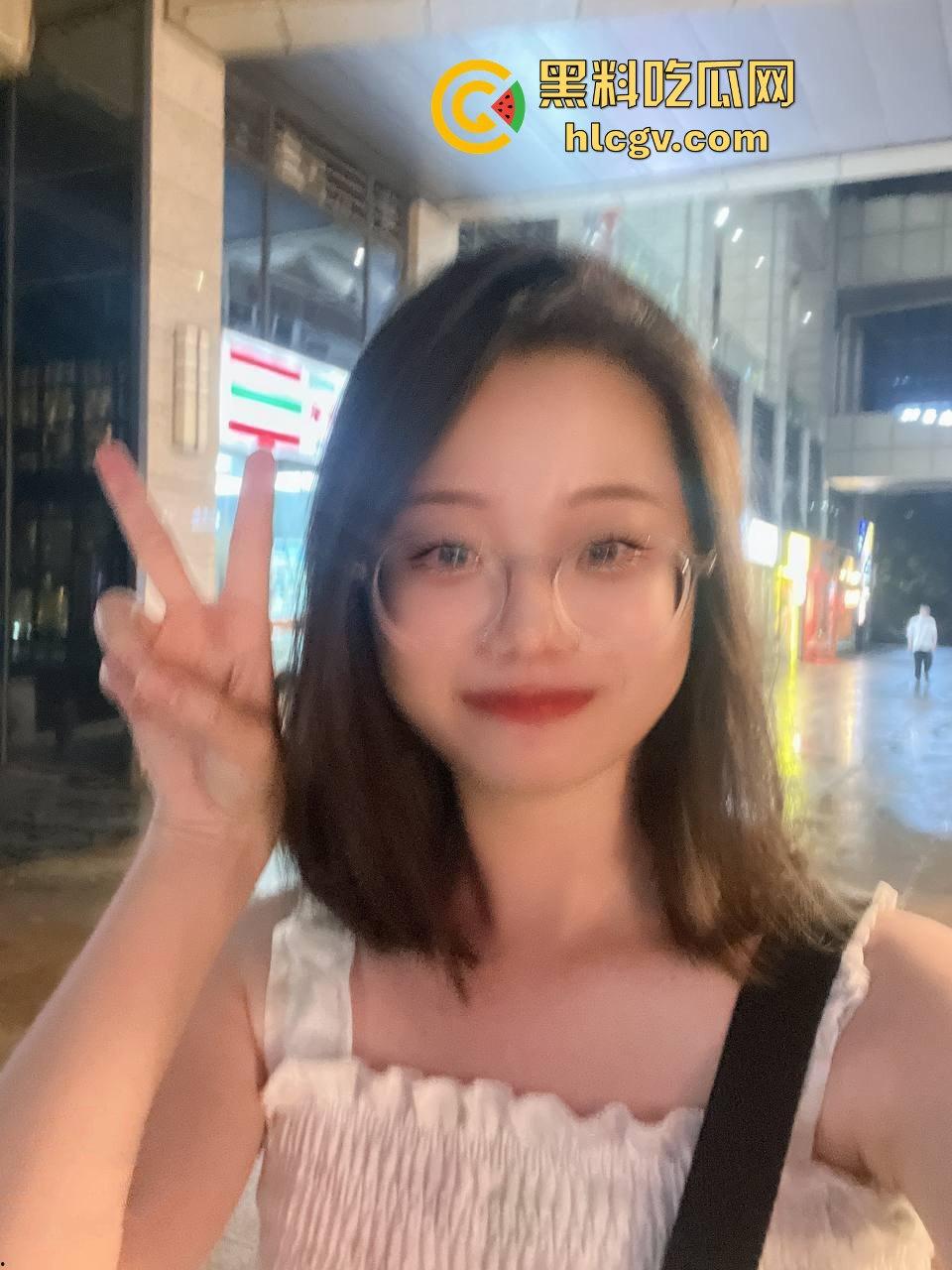 天津外国语大学大四学姐【韩雪珃】做爱视频意外流出!黑丝吃鸡巴画面疯传校园,毕业前的爆炸性丑闻!-11