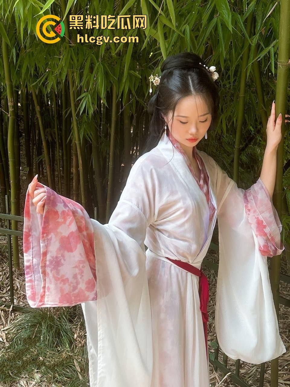 天津外国语大学大四学姐【韩雪珃】做爱视频意外流出!黑丝吃鸡巴画面疯传校园,毕业前的爆炸性丑闻!-14