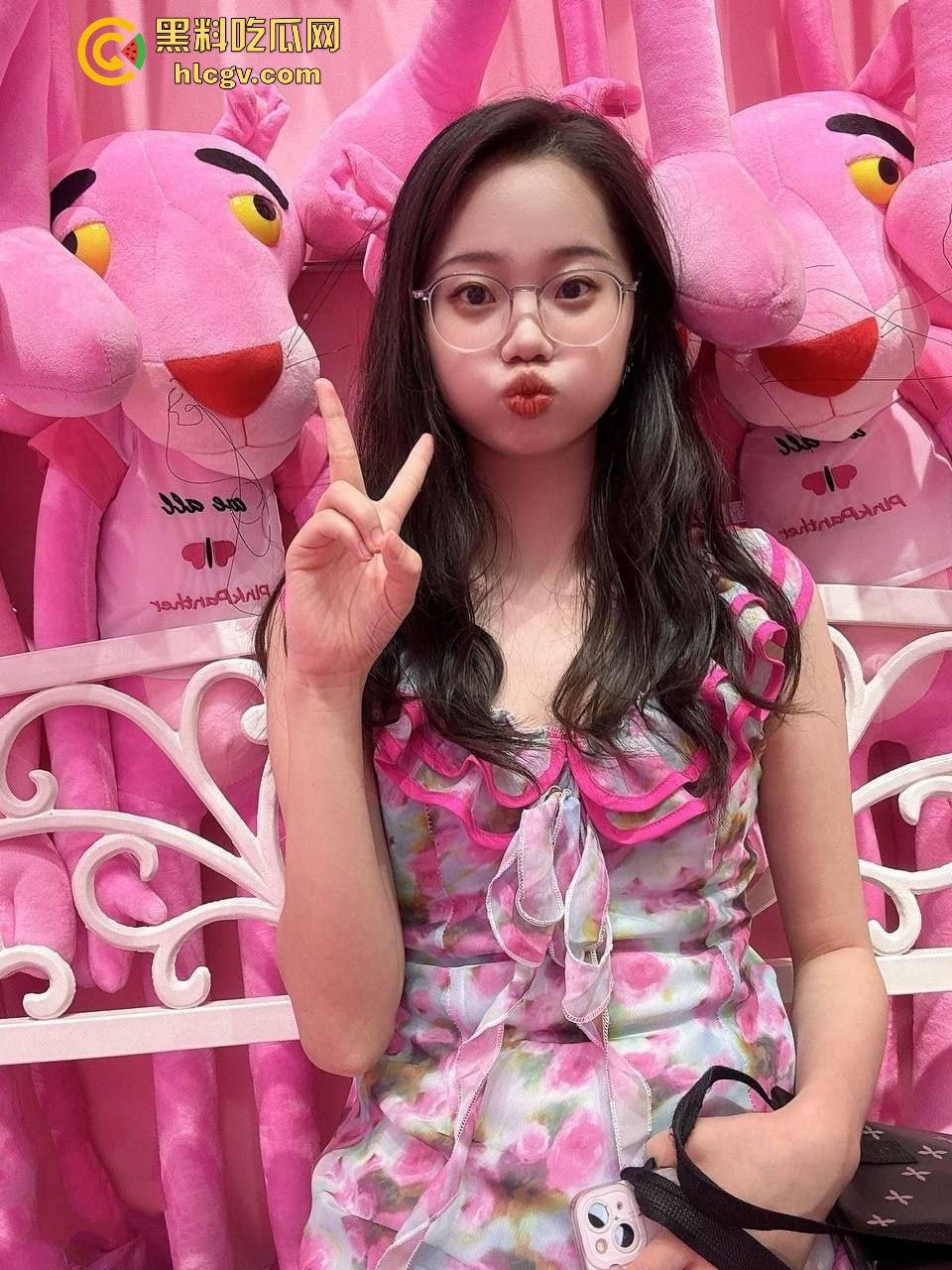 天津外国语大学大四学姐【韩雪珃】做爱视频意外流出!黑丝吃鸡巴画面疯传校园,毕业前的爆炸性丑闻!-16