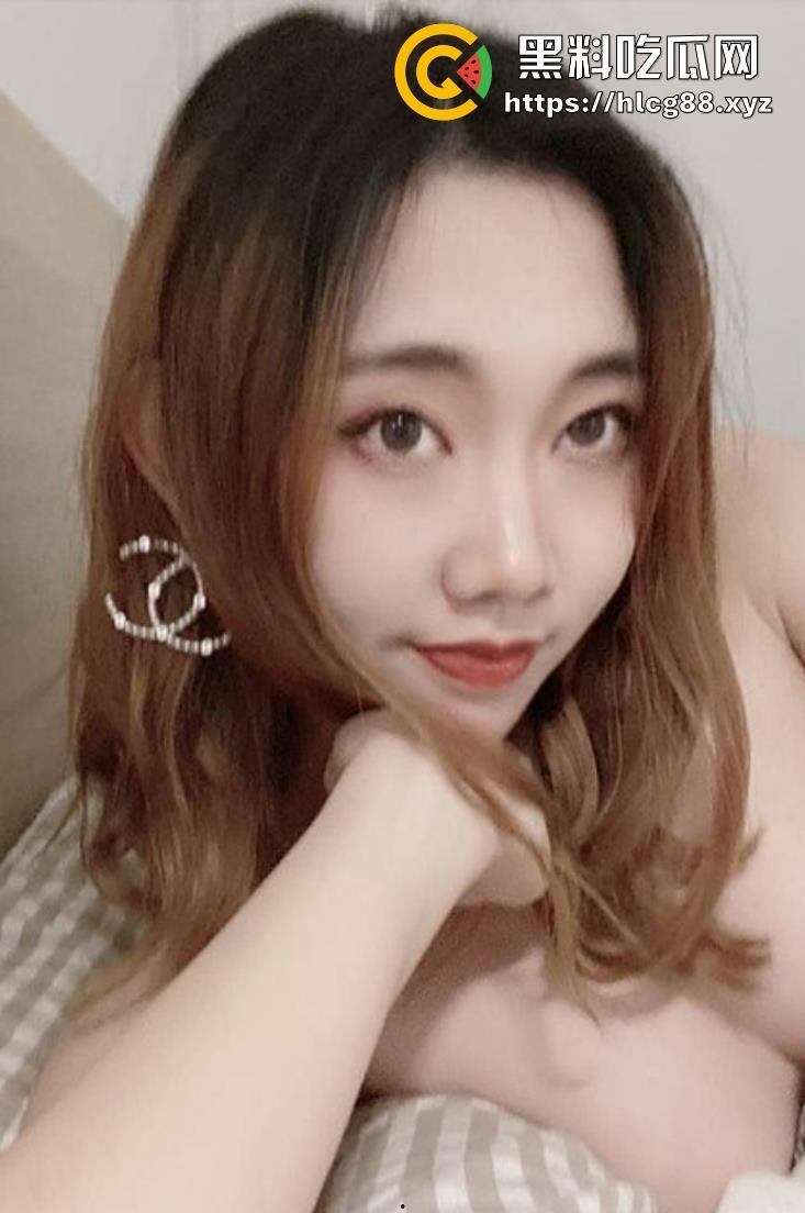 女子曝光江西渣男友【官亦奇】和刚生完孩子的人妻【张芷馨】偷情聊天记录骚的一批,毫无廉耻之心!-1