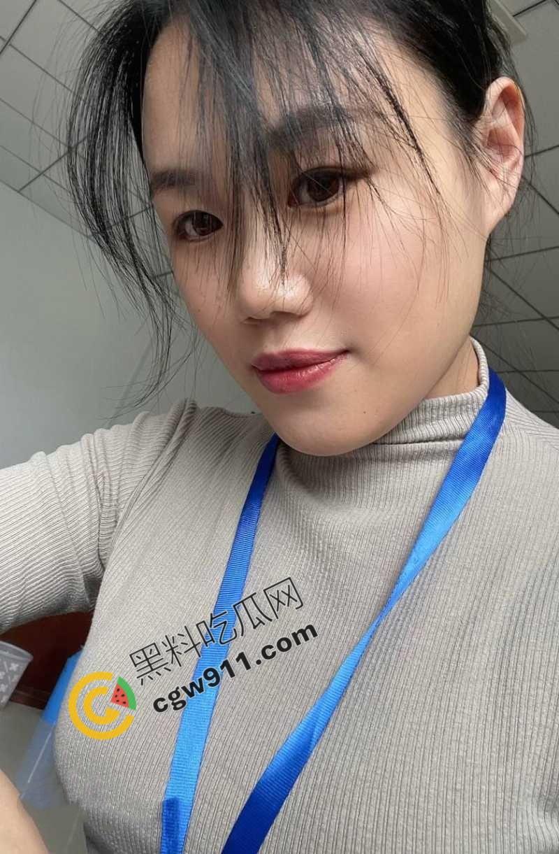 太原公务员人妻【赵婷婷】网络风骚反被威胁,肥臀骚穴被爆操的视频曝光,老公蒙在鼓里濒临崩溃-1