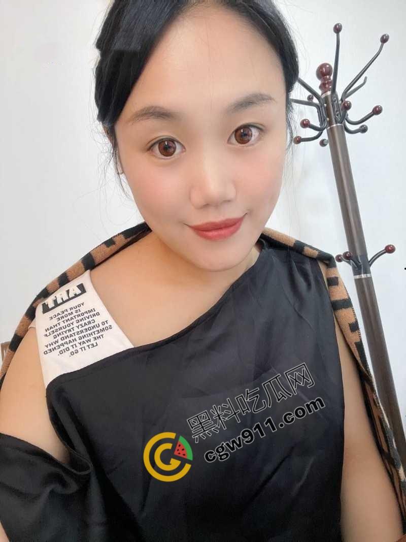 太原公务员人妻【赵婷婷】网络风骚反被威胁,肥臀骚穴被爆操的视频曝光,老公蒙在鼓里濒临崩溃-2