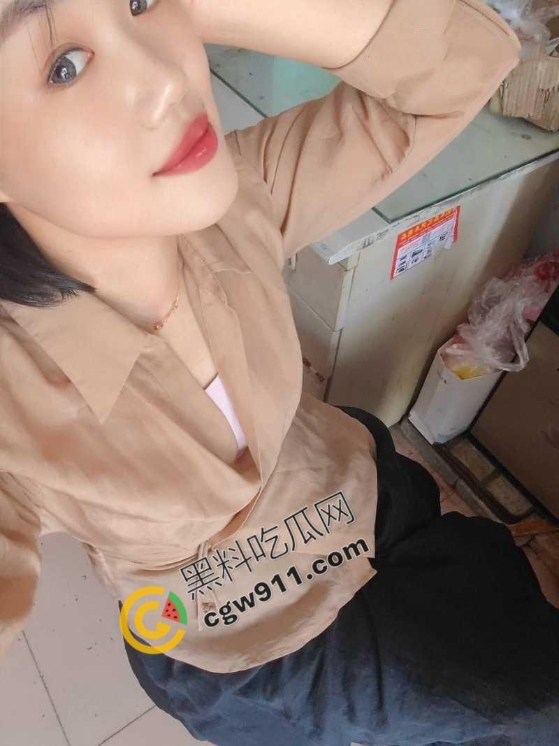 太原公务员人妻【赵婷婷】网络风骚反被威胁,肥臀骚穴被爆操的视频曝光,老公蒙在鼓里濒临崩溃-3