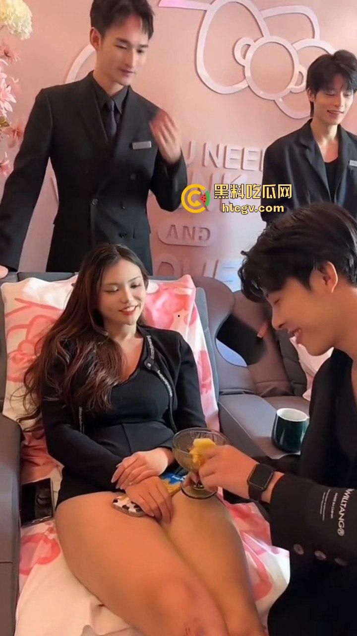 富婆闺蜜团豪爽组队找男模按摩！小仙女们的放松派对不输男的会玩！-9