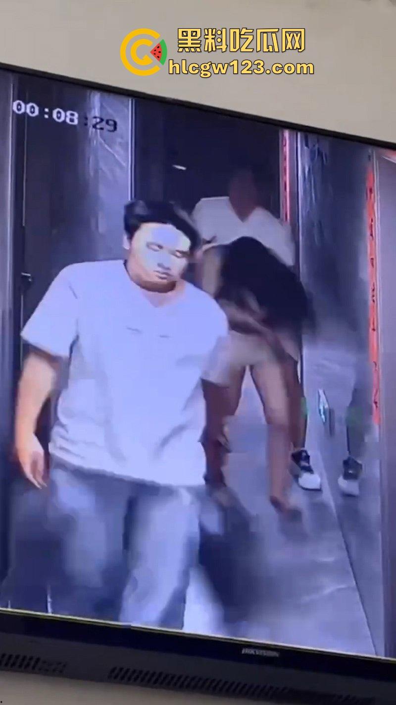 美女520当晚酒醉被两名男子捡尸 强行拖入酒店房间 轮奸2小时酒醒后才被救出 最终两人被拘!-5