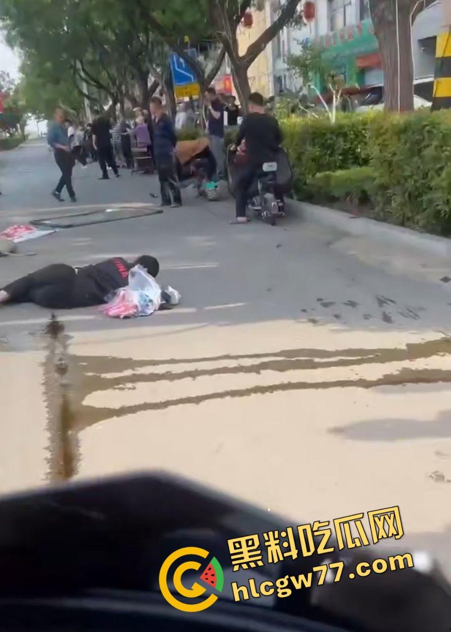 山东滕州醉驾狂魔婚礼后撞爆公交站,7死1伤,公安局忙封嘴删视频!观众说给钱!-6