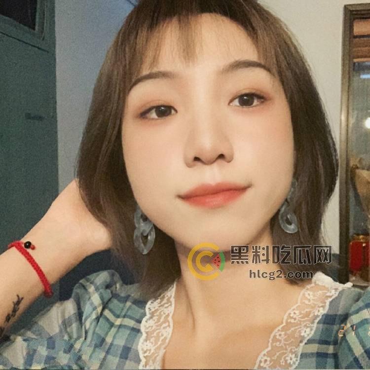 哈尔滨大学生「邱依依」周末宾馆自拍暴光,生物课之外的私密生活大揭秘-2