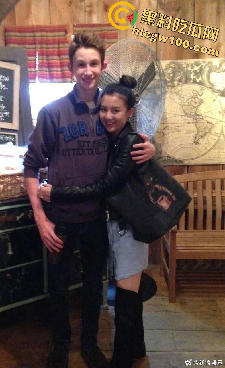 洋麻雀放出大量与【宋祖儿】的照片，说有过很多美好的回忆，以前就听说在国外玩的花-5