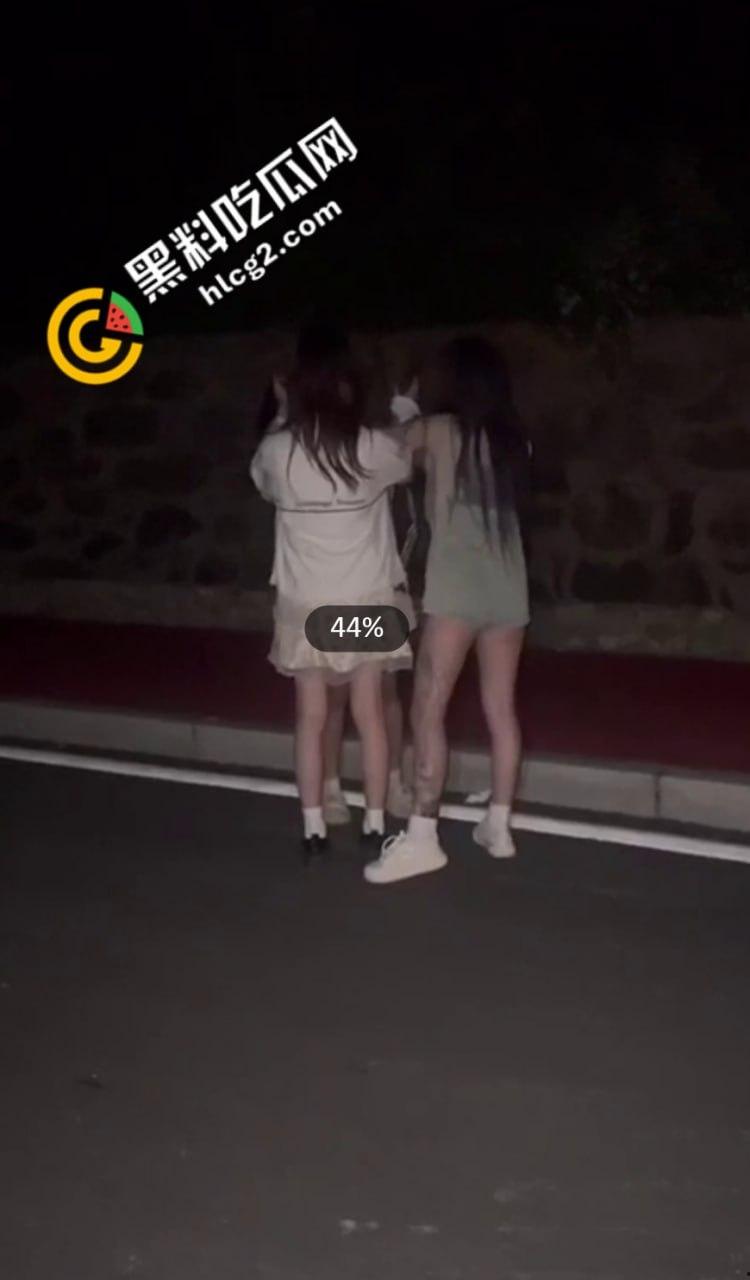 扇脸脚踹 薅头发 被逼吃燃烧的烟头!河南新县女孩遭霸凌事件5分钟原视频 全网疯传!-5