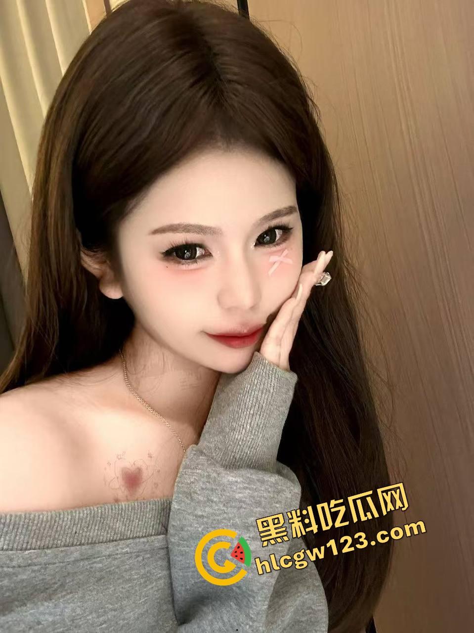 史上最抽象比赛诞生,击奶大赛惊现大奶互扇局人肉弹道学,大奶互抽啪啪响到底谁赢?先被打奶抽哭吗?-1