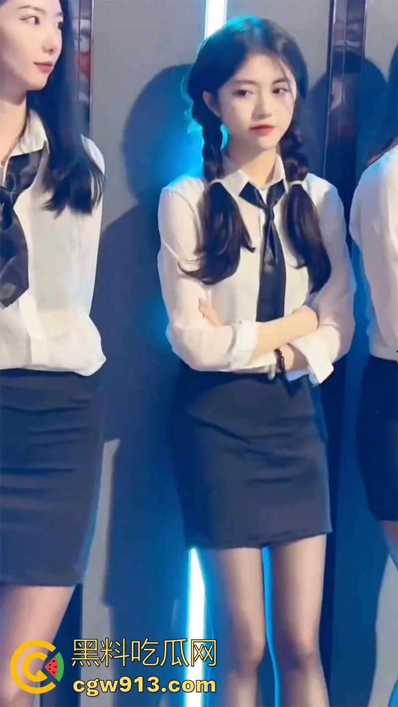 有钱人的快乐夜生活,酒吧被DJ主动勾引,上身热舞尽显风骚,直接带走车上爆操,再回到酒店群p轮奸!-9