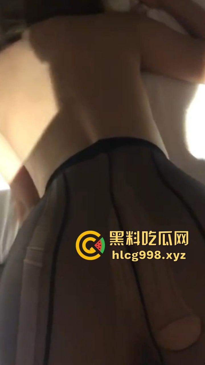 驾校女学员科目三考不过,约教练上酒店亲自指导!结果专心吃鸡巴忘了学科目三,咱抓的是档杆不是老二啊!-4