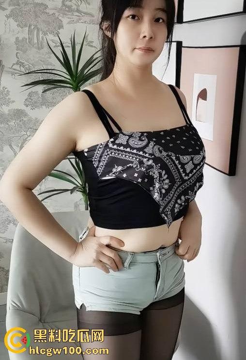 快手极品巨乳美女网红【雪晶】不雅视频流出，自慰私拍巨乳女上乘骑令人窒息。-5