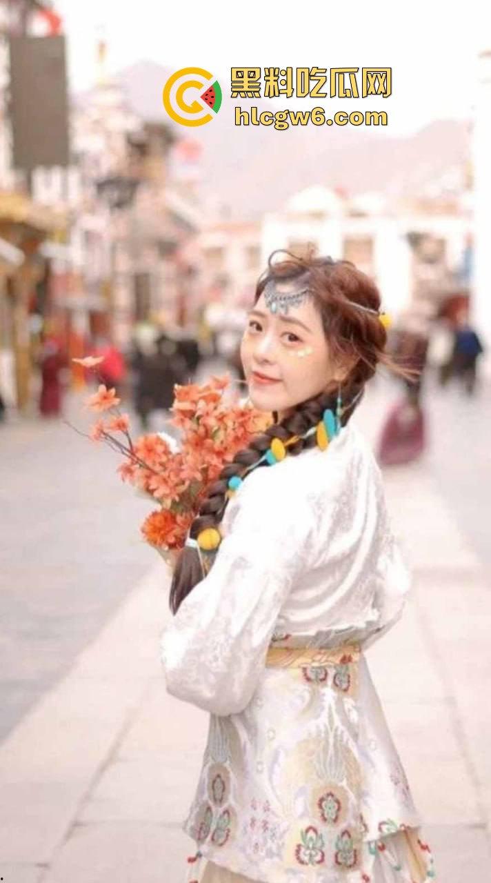 浙江杭州极品颜值巨乳【陈文曦】啪啪视频被爆出,极度渴望的眼神直呼顶不住!-1