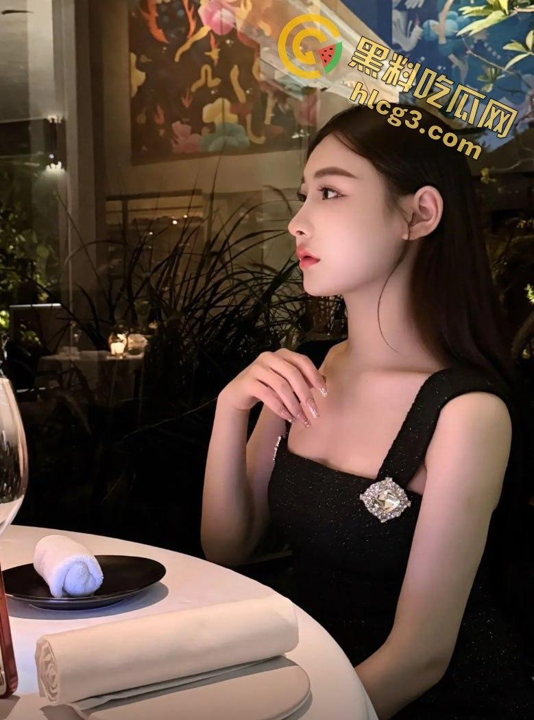 抖音巨乳安吉拉猪猪无内真空直播!西瓜般的大奶子故意漏点引爆全网-7