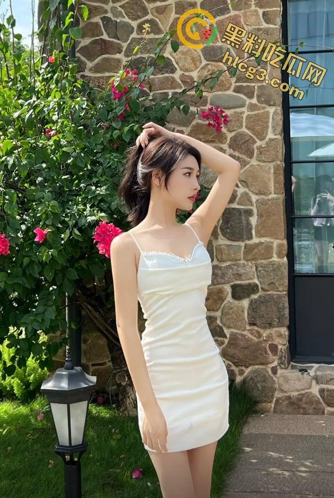 抖音巨乳安吉拉猪猪无内真空直播!西瓜般的大奶子故意漏点引爆全网-12