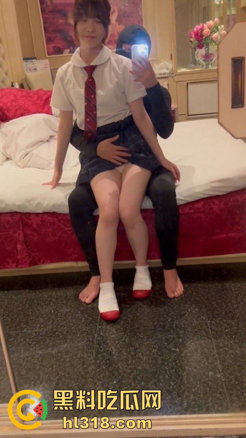 日本甜美系女团成员,被挖出曾拍过无码动作片,美腿修长翘臀饱满,被激情玩穴后入抽插!-2