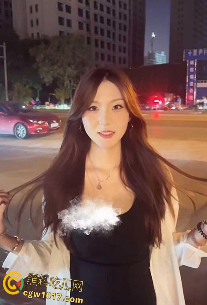 河北科技职院【李圣依】，发私拍为男友撸管助兴，揉捏大奶秀剃毛小穴，插肛塞自慰淫水音撩耳！-1