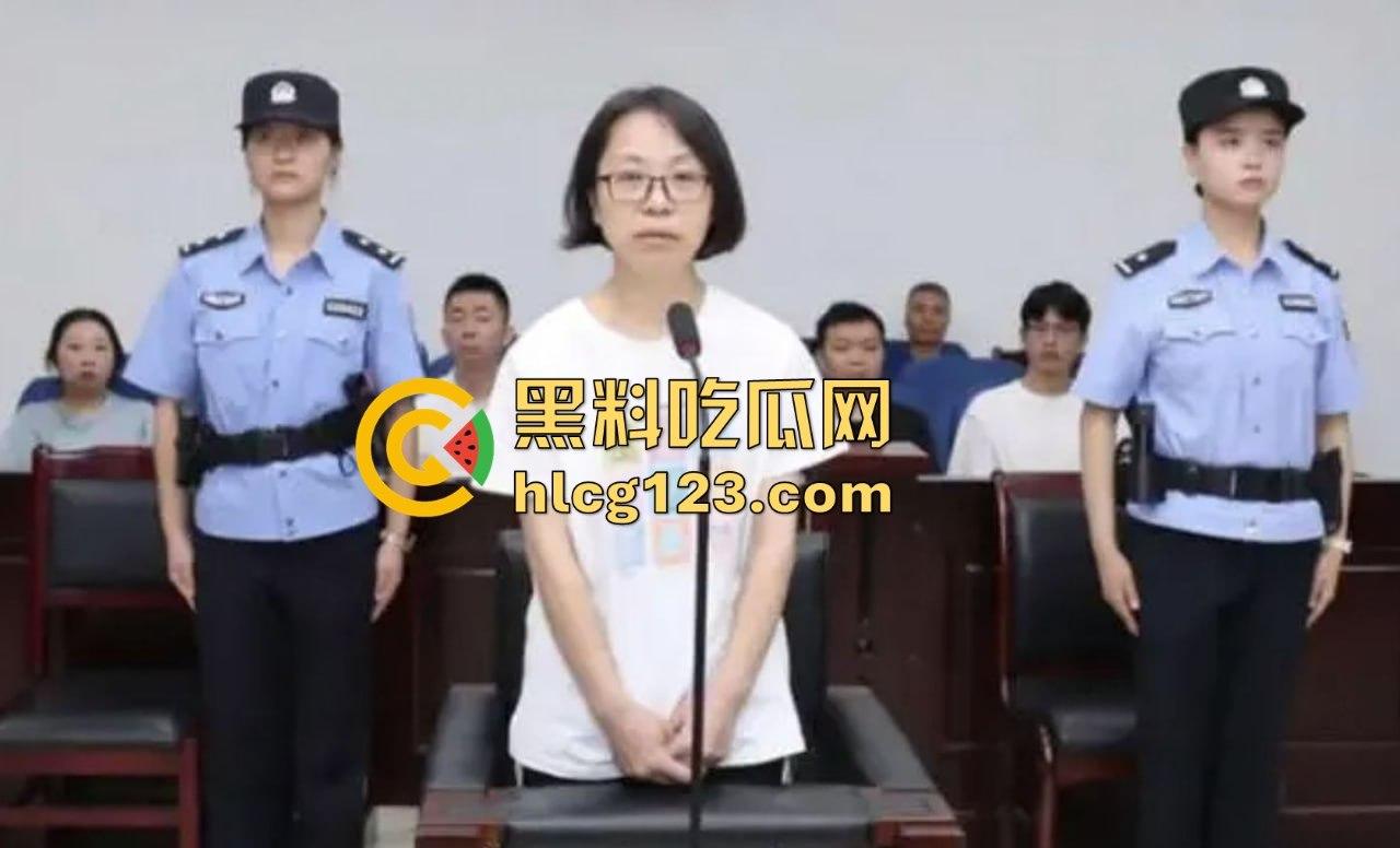 贪财贪色的贵州女州长落马！包养58名猛男，随身携带避孕套，简直是现代版武则天！-13