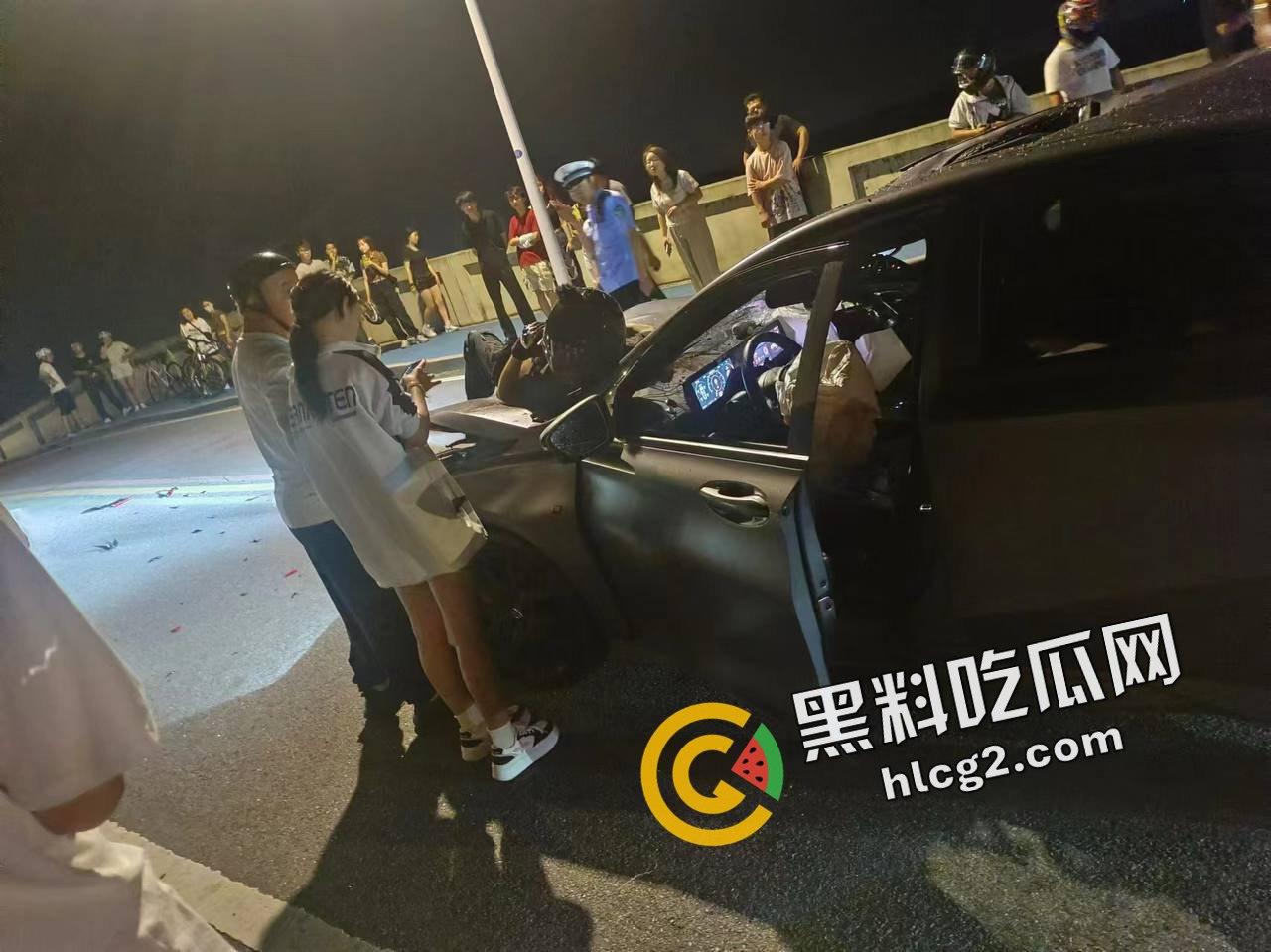 慎人事件!江苏苏州影豹R车主逆行 撞飞摩托车 连人带车坠落引擎盖 重重砸伤晕厥-14