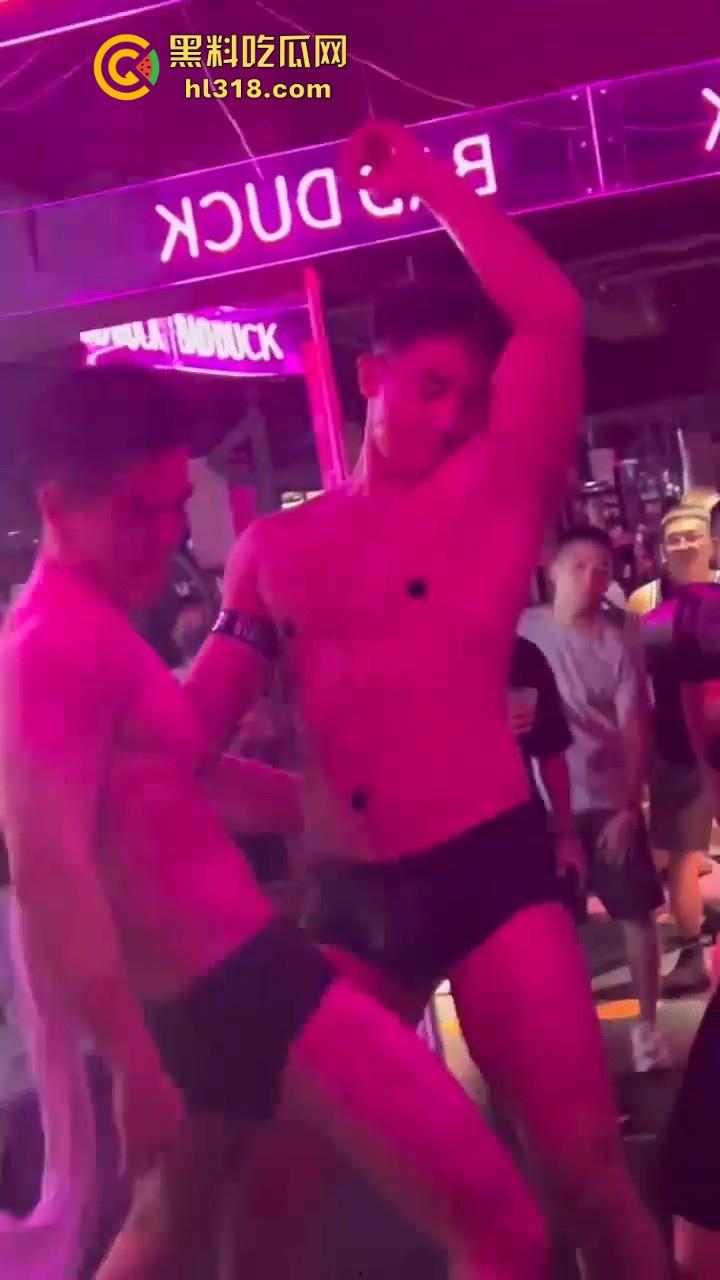 重庆江北区新开业了一家男士健身房,主打gay佬风,健身猛男教练在线指点,硬肛到底!-4