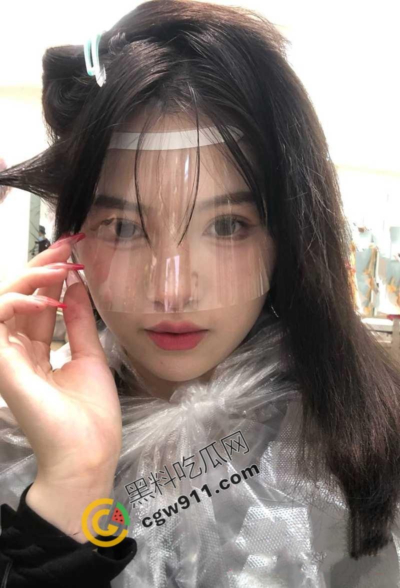 重庆洪崖洞海底捞美女领班【曲晓雯】与男友私拍流出！极品身材，无套猛干，淫叫不断，骚话羞辱彻底被玩坏！-8