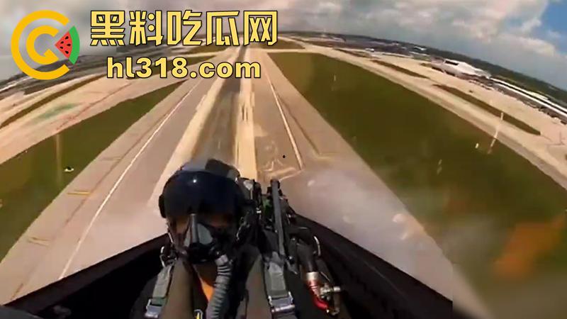 美军女兵【Evelina】,为了吸粉竟然开战斗机,在东京上空放烟花,这要是火了是不是能炸靖国神社了!-5