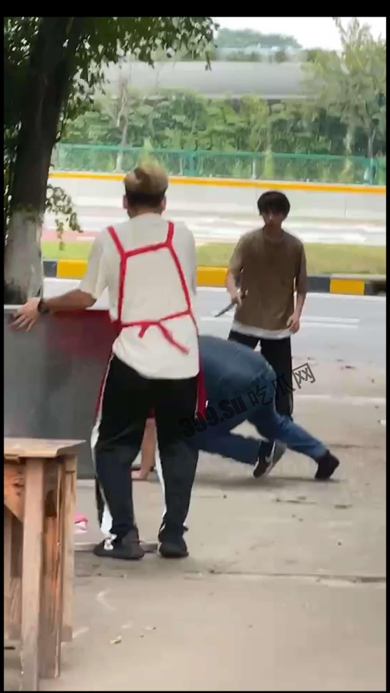 广州华商学院 持刀 #伤人 目前暂不清楚原因-4