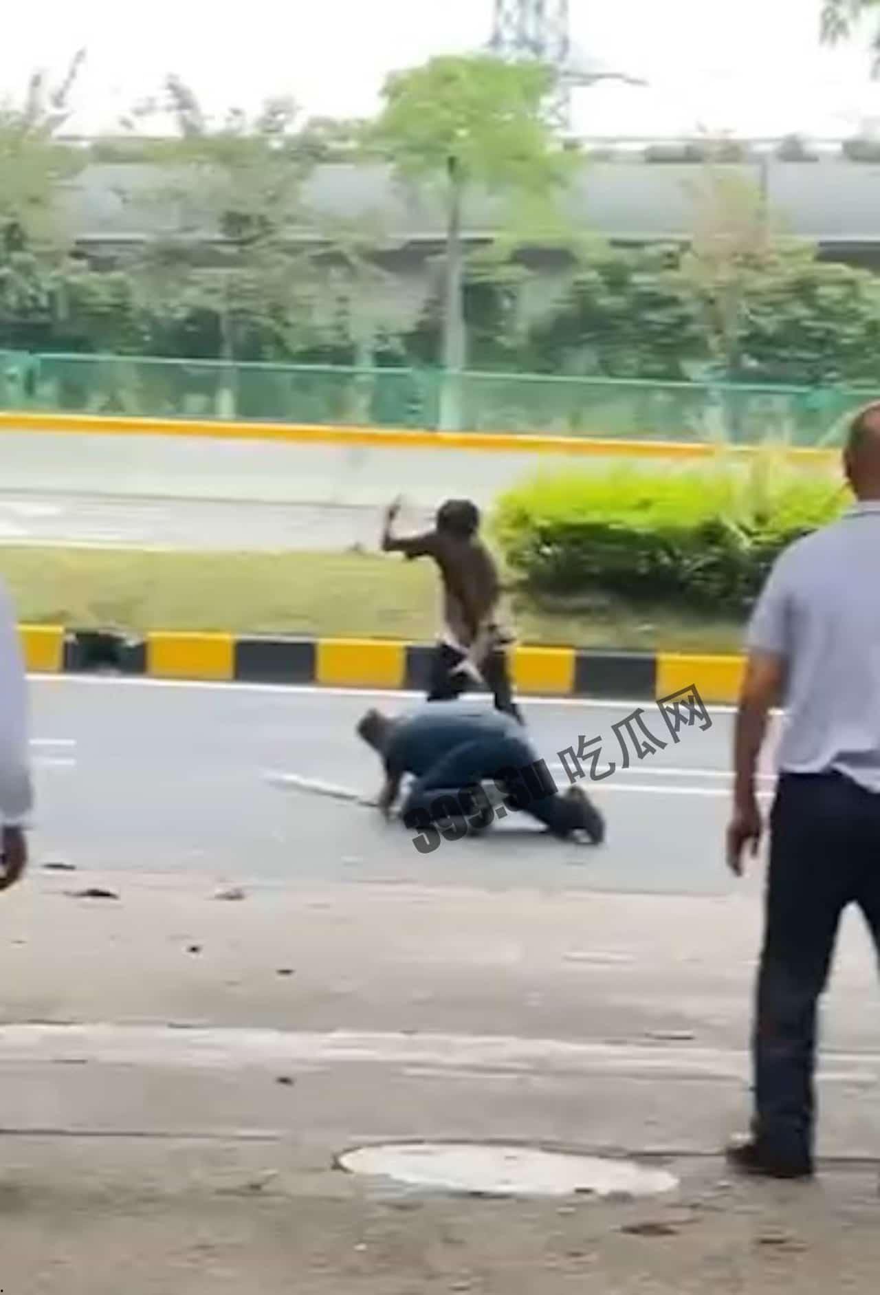 广州华商学院 持刀 #伤人 目前暂不清楚原因-5