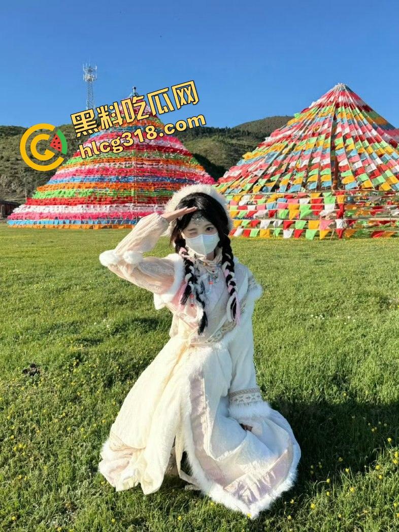 成都软萌cos『十七』短裙下藏不住贱劲,主动翻身爬上金主大肉棒,女上位骑到娇喘湿成水灾!-5