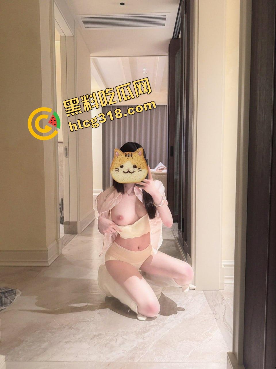 成都软萌cos『十七』短裙下藏不住贱劲,主动翻身爬上金主大肉棒,女上位骑到娇喘湿成水灾!-11