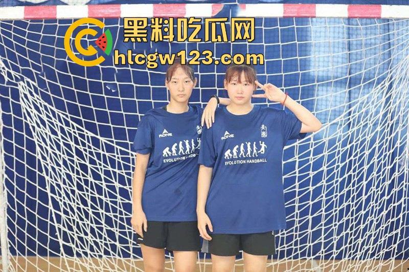 合肥师范学院手球队美女队员【李旗】约炮视频流出 雪白大长腿性感肥臀被抽打调教无套后入 !-7