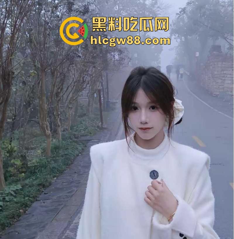 渣男约炮抖音小网红【ZYoix】边操逼边拍给朋友炫耀 不雅视频全网疯传!-3