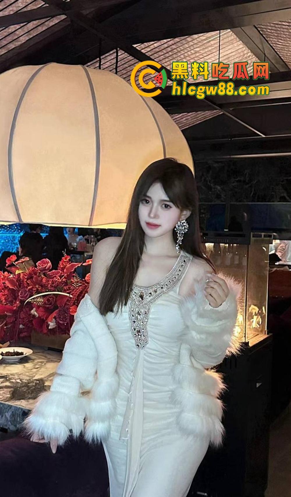 杭州美院大二骚货『李茹雪』抖S网调主人遥控操逼，小皮衣黑丝水晶棒插出白浆，宿舍帘后忍叫不敢出声！-11