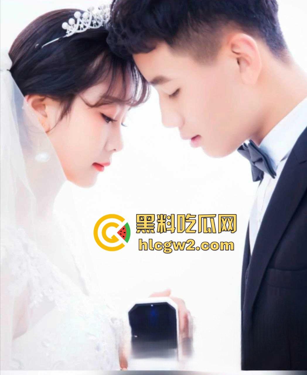 安徽人妻『贾馨月』怀孕还不老实床上大战实拍流出 三个月肚子顶着被无套抽插,骚穴被老公内射到溢出!-5