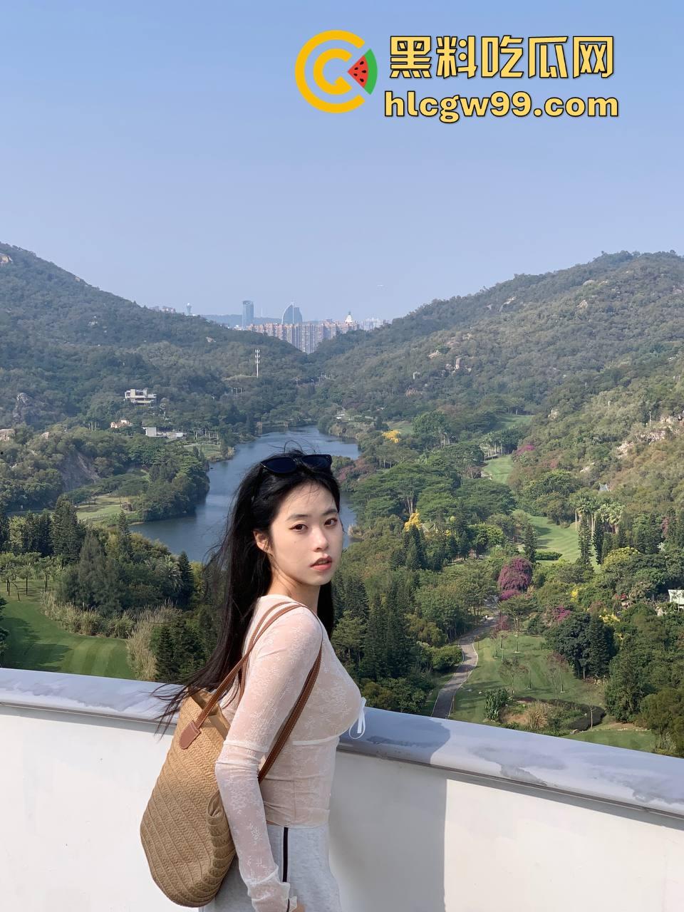 老板颜值即生产力，理发店冲着蚂蚁腰和蝴蝶背来的客人挤破门，贵得让人心甘情愿，这贵是真有贵的道理！-1