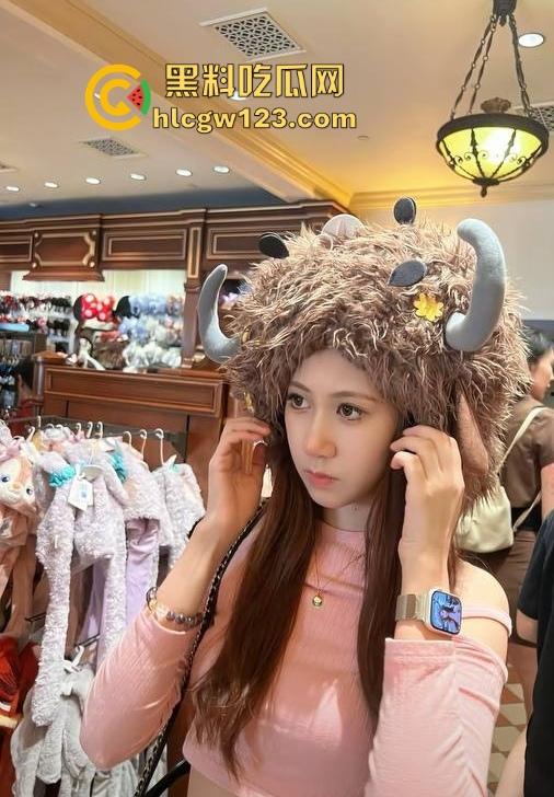 抖音同城约炮【Evelynnn_】翘臀大奶迷人 首次约炮主动上位 自己摇晃抽插 大屁股真诱惑啊!-6