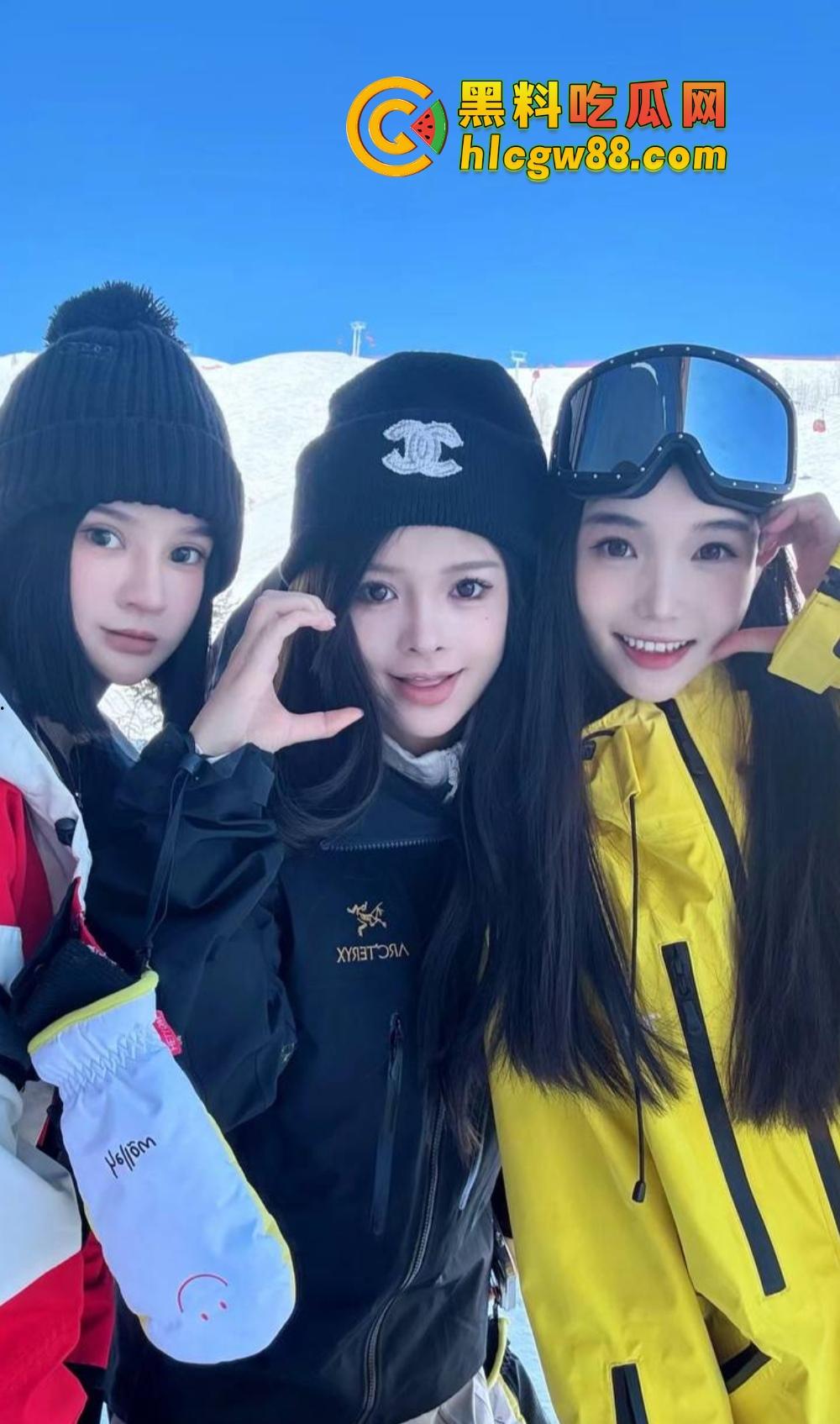 骑行媛已成历史，滑雪媛2025年全面上线，云顶滑雪场美女云集，白天滑雪，晚上开房身上滑！-32